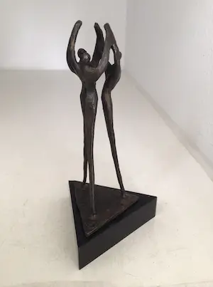 Corry Ammerlaan - Sculptuur “ GEBUNDELDE SAMENWERKING “. Gesigneerd kopen? Bied vanaf 1!