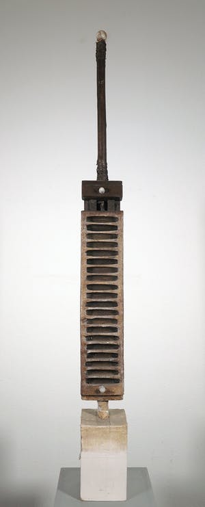 Ron van der Werf - Beeld in gemengde techniek, o.a. hout en kunststof, Zonder titel kopen? Bied vanaf 1!