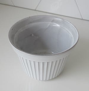 Faience- en Tegelfabriek Westraven - Chanor Wandtegel - witte vaas - witte planter - Koos van der Sluys kopen? Bied vanaf 1!