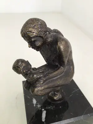 Corry Ammerlaan - Sculptuur “ MOEDER EN KIND “ kopen? Bied vanaf 1!