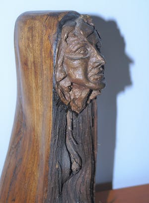 Brons (Onbekend) - Brons in houten beeld kopen? Bied vanaf 45!