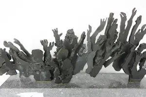 Linda Verkaaik - Groot beeld van brons op hardstenen sokkel, The Wave kopen? Bied vanaf 400!