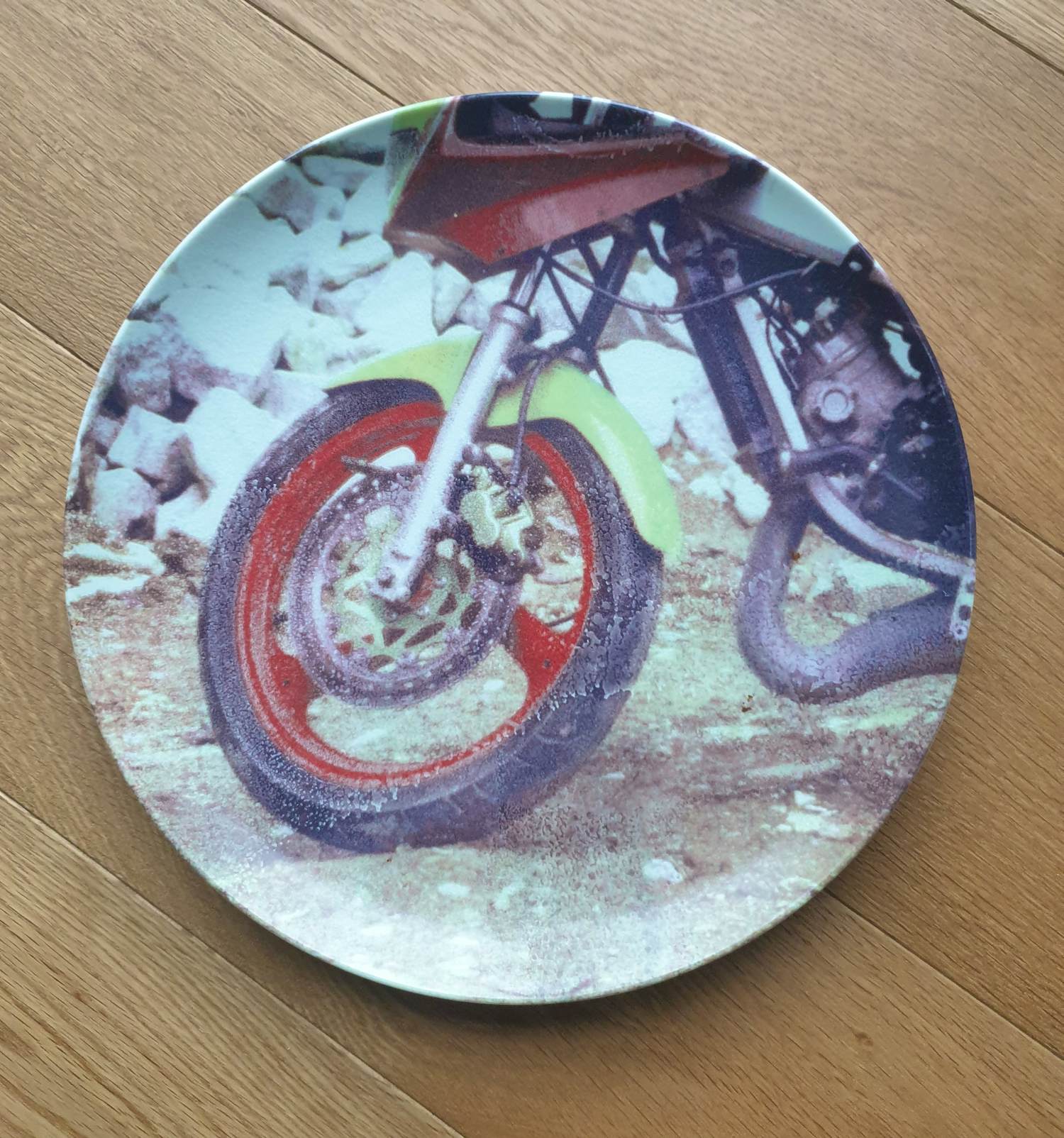 Robert Rauschenberg - Porseleinen bord (uitgave Guggenheim NY)- Z.T. - 1980 - Diameter 26 cm kopen? Bied vanaf 50!