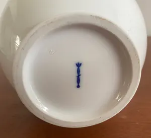 KPM - Witte porseleinen Fidibus vaas ontwerp Karl Friedrich Schinkel (1820) kopen? Bied vanaf 1!