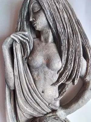 Niet of onleesbaar gesigneerd - Fraai wandsculptuur met exodische dames kopen? Bied vanaf 1!