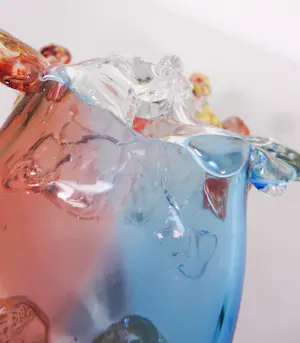 Yvon Trossèl - Drie kleurrijke en speels gevormde glasobjecten kopen? Bied vanaf 70!