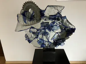 Brons (Onbekend) - Uniek bronzen beeld met glas = gesigneerd. kopen? Bied vanaf 250!