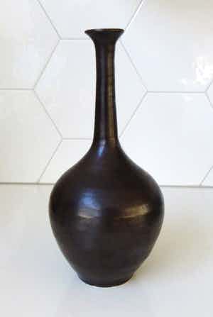 Niet of onleesbaar gesigneerd - Studio keramische Halsvaas gesigneerd GPF verkocht voor € 10!