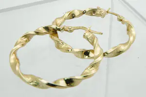 20 - Elegant paar 14 Krt geel-gouden & "gedraaide" oorclips - meander motief kopen? Bied vanaf 95!