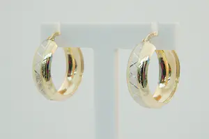 76 - Een paar stijlvolle 14krt bicolor-gouden dames oorclips kopen? Bied vanaf 160!