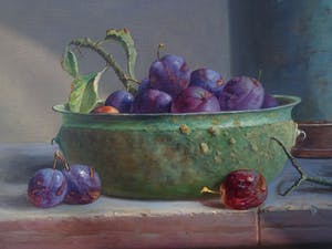 Hans Habraken - Oude ketel en oude schaaltjes met gele en blauwe pruimen. kopen? Bied vanaf 825!