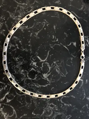 AcheterInternationaal Zilver - Zilveren choker? Enchérissez de 125!