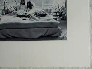 Nico Koster - Foto, John Lennon & Yoko Ono - Hilton Hotel tijdens de 'Bed-in for Peace' in '69 kopen? Bied vanaf 100!