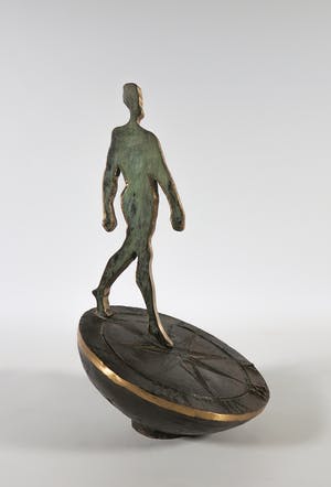 Desiree Tonnaer - Bronzen beeld van een figuur op een zonnewijzer kopen? Bied vanaf 100!