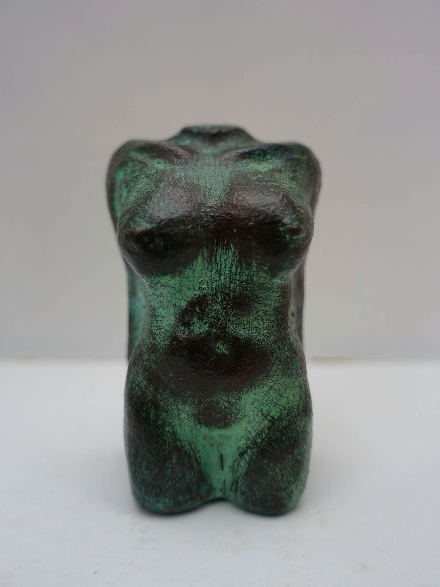 Aat Veldhoen - kleine torso in brons kopen? Bied vanaf 85!