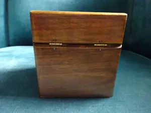 Conrad Fehn - Zeldzaam bewerkt houten theekistje kopen? Bied vanaf 75!