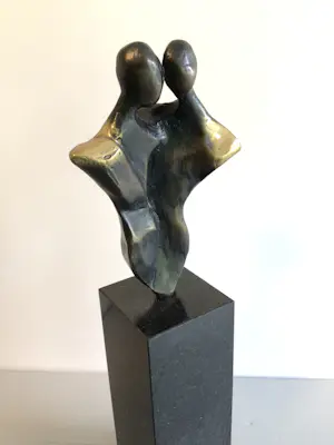 Joop van Nugteren - Sculptuur “ Schouder aan schouder “ kopen? Bied vanaf 119!