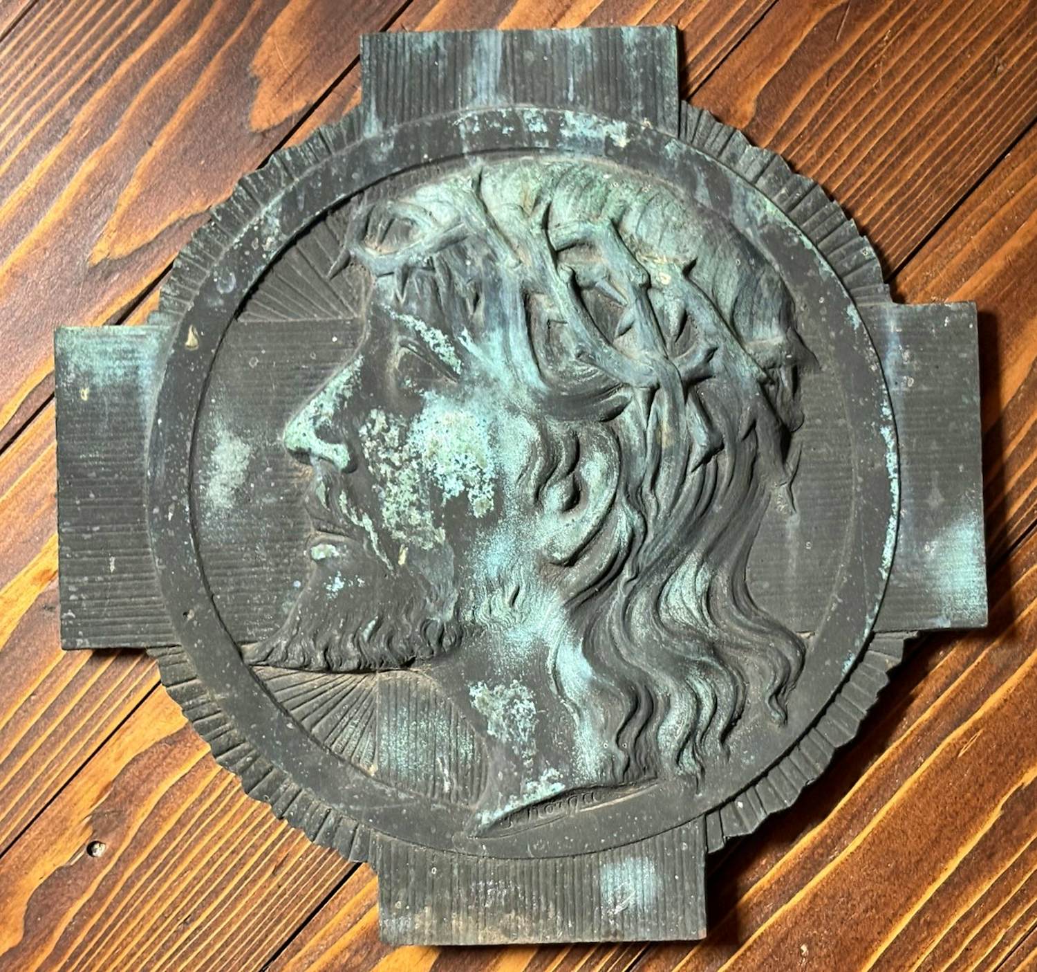 Sylvain Norga - Bronzen reliëfplaquette met Christus hoofd kopen? Bied vanaf 200!