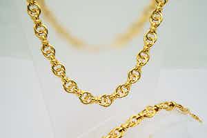 1205 - Fraaie SET - 9 KRT / geel-gouden "Prince of Wales" armband en collier verkocht voor € 570!