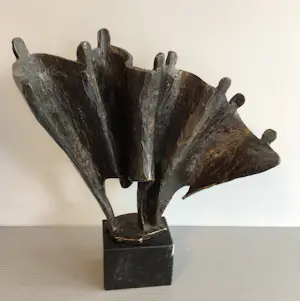 Bernadette Leijdekkers - Sculptuur “ Samen Sterk “. zeldzaam kopen? Bied vanaf 149!