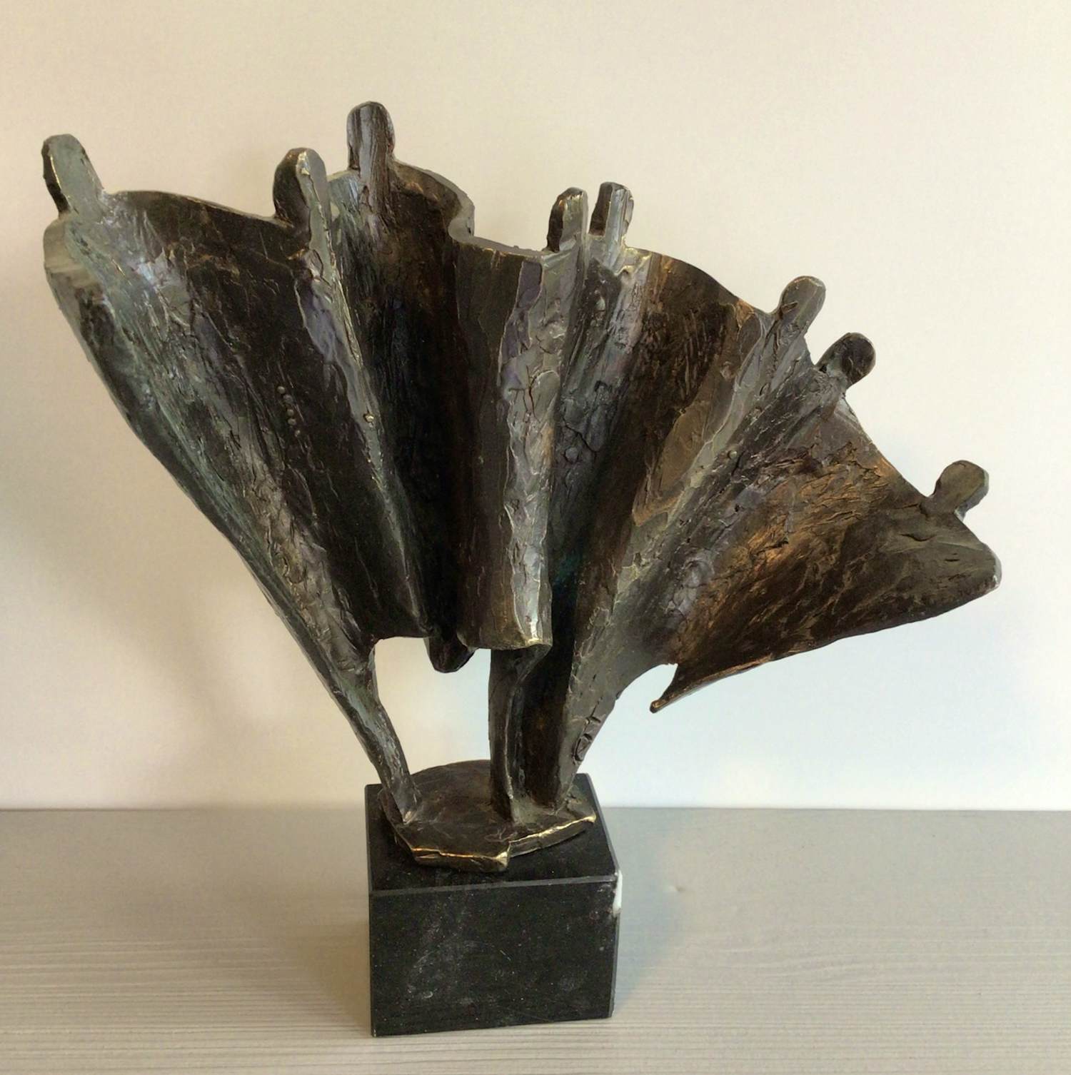 Bernadette Leijdekkers - Sculptuur “ Samen Sterk “. zeldzaam verkocht voor € 149!