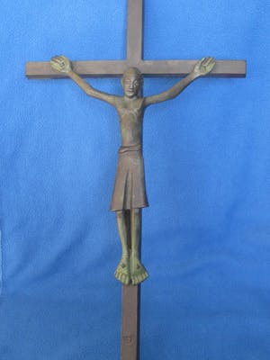 Brons (Onbekend) - Modern bronzen kruisbeeld. kopen? Bied vanaf 20!