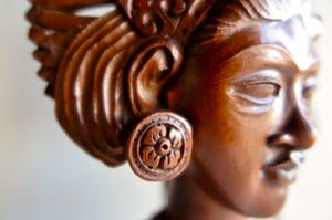 Curiosa - Buste van een Balinese Djanger Danseres - Handgesneden Hout kopen? Bied vanaf 50!