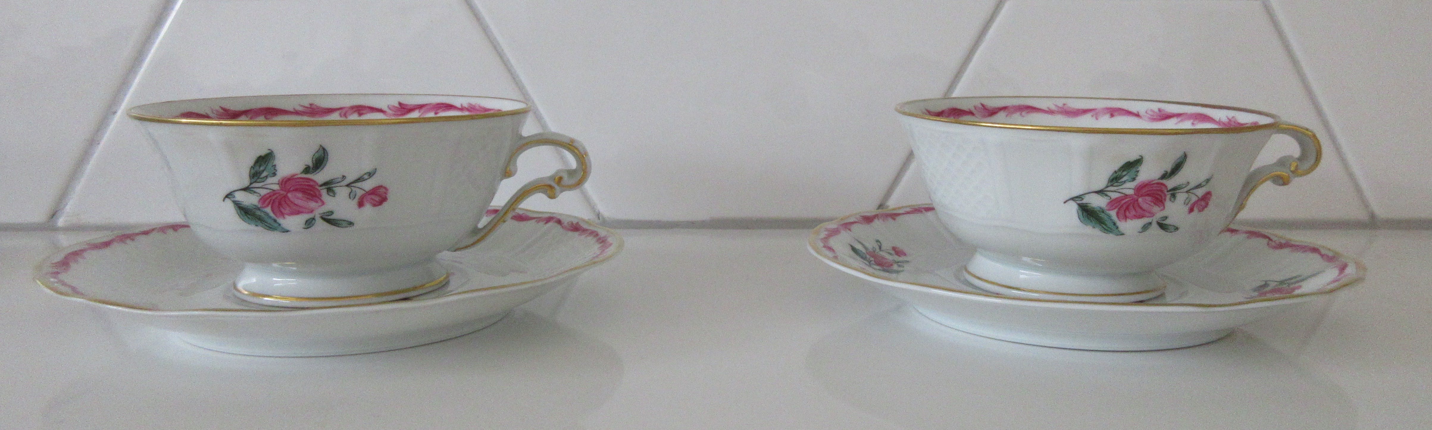 Royal Limoges - Bernadaud & Co Deux Roses/copie d'une Compagnie des Indes XVIII Siecle verkocht voor € 15!