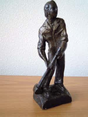 Jaap Hartman - Zwaar massief bronzen beeldje in opdracht gemaakt. verkocht voor € 45!