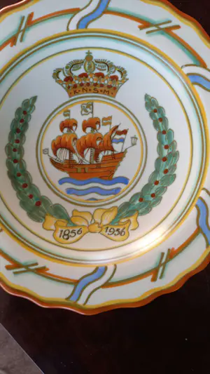 Plateelbakkerij Zuid-Holland - KNSM Herdenkingsbord kopen? Bied vanaf 75!