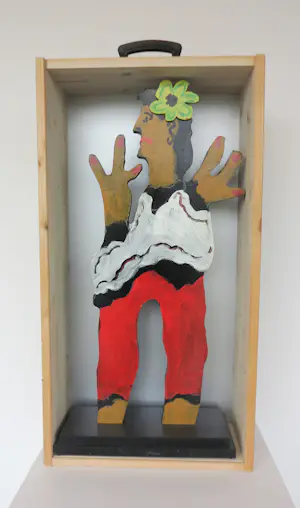 Jan Sierhuis - Houten beschilderde sculptuur, Figuur (in houten kist) kopen? Bied vanaf 250!