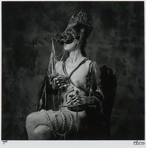 Erwin Olaf - Foto, De witte pion - Ingelijst kopen? Bied vanaf 1!