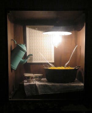 Harry Heyink - Voorstelling in houten box met lamp: De frieteters (naar Vincent van Gogh) (Groot) kopen? Bied vanaf 1!