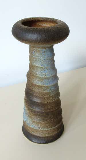 Vest Keramiek Gouda - Brutalistische keramische vaas model L2 verkocht voor € 24!