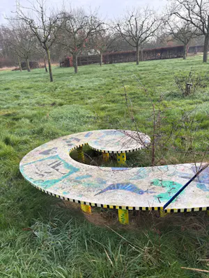 Gertie Janssen - bijzondere gele bank kopen? Bied vanaf 300!