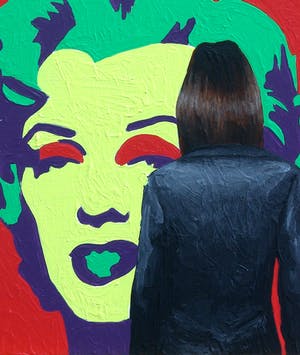 Gerard Boersma - Marilyn Purple (Vrouw kijkend naar portret Marilyn Monroe van Andy Warhol) kopen? Bied vanaf 75!