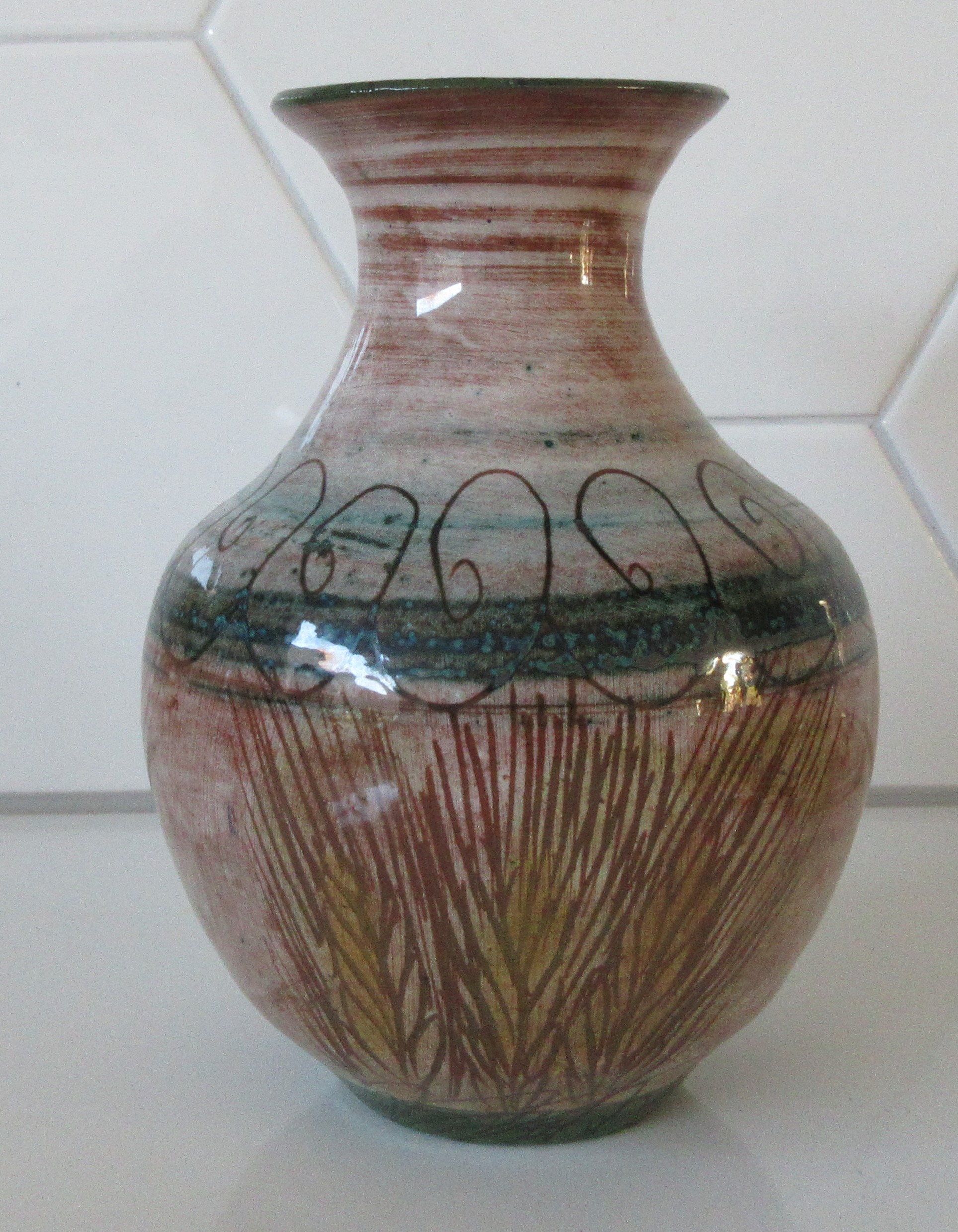 Niet of onleesbaar gesigneerd - Studio keramisch vaasje met handbeschilderd fantasie decor kopen? Bied vanaf 1!