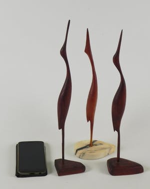 Niet of onleesbaar gesigneerd - 3 gestileerde houten vogels Hoog 36, 39 en 41 cm kopen? Bied vanaf 1!