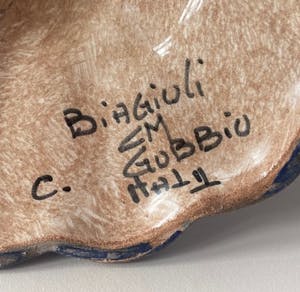 Niet of onleesbaar gesigneerd - C.M. Biagioli Gubbio - Twee hand gedecoreerde Majolica kandelaren kopen? Bied vanaf 1!