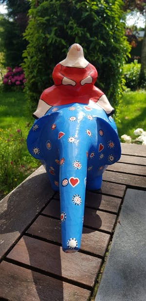 Ada Breedveld - Blue Elephant Hearts Large - Blauwe olifant met harten Large kopen? Bied vanaf 65!