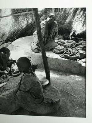 Jan Banning - Grote ingelijste foto , “……..te drinken” kopen? Bied vanaf 75!