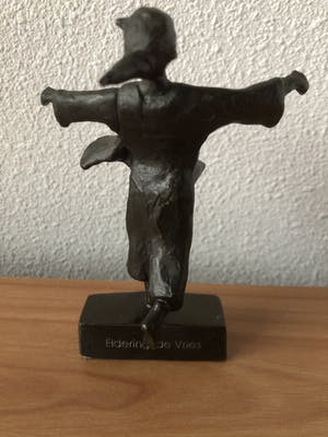 Brons (Onbekend) - Bronzen beeldje dansend meisje in de wind. kopen? Bied vanaf 20!