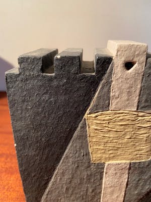 Yvonne Mijnhout - vierkant object met kruismotief kopen? Bied vanaf 1!