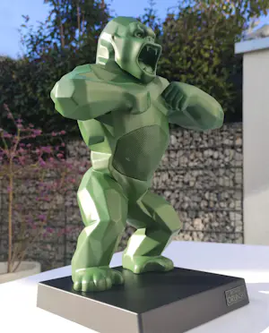 Richard Orlinski - KONG SPEAKER (Kaki Mat) inkl. Trolley / Koffer – Skulptur kopen? Bied vanaf 375!