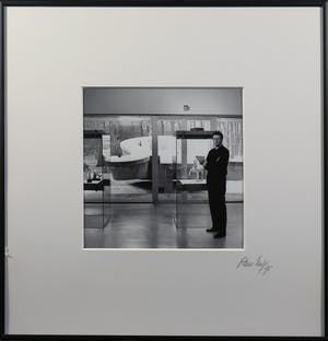 Paul Huf - Foto, Evert van Straaten directeur Kröller-muller museum - Ingelijst kopen? Bied vanaf 1!