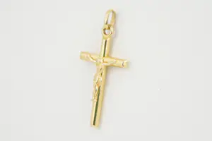 11 - Zo goed als nieuwe  18 krt geel gouden corpus christi kruis hanger kopen? Bied vanaf 110!