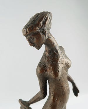 Piet van Heerden - Brons en natuursteen, Danseres kopen? Bied vanaf 200!