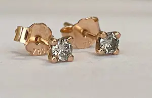 18 kt rosegouden oorstekers met diamanten ca 0,23 crt kopen? Bied vanaf 160!
