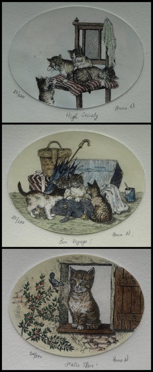 Niet of onleesbaar gesigneerd - 3 Ingelijste etsen met katten – gesigneerd Anna W. kopen? Bied vanaf 1!