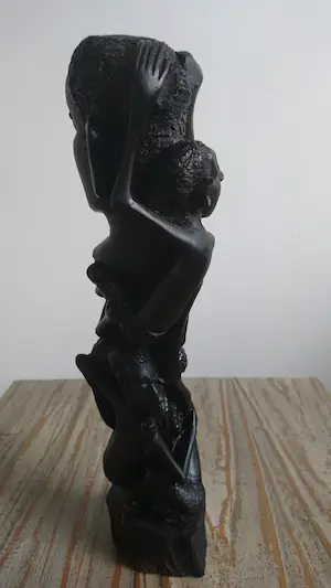 Niet of onleesbaar gesigneerd - Ebbenhouten Afrikaanse levensboom kopen? Bied vanaf 1!